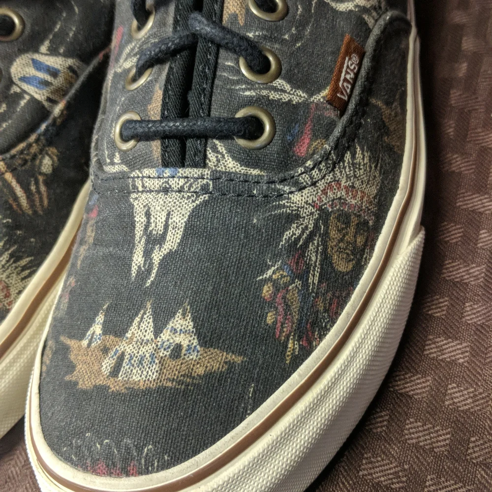 Vans - Picture 5 of 15